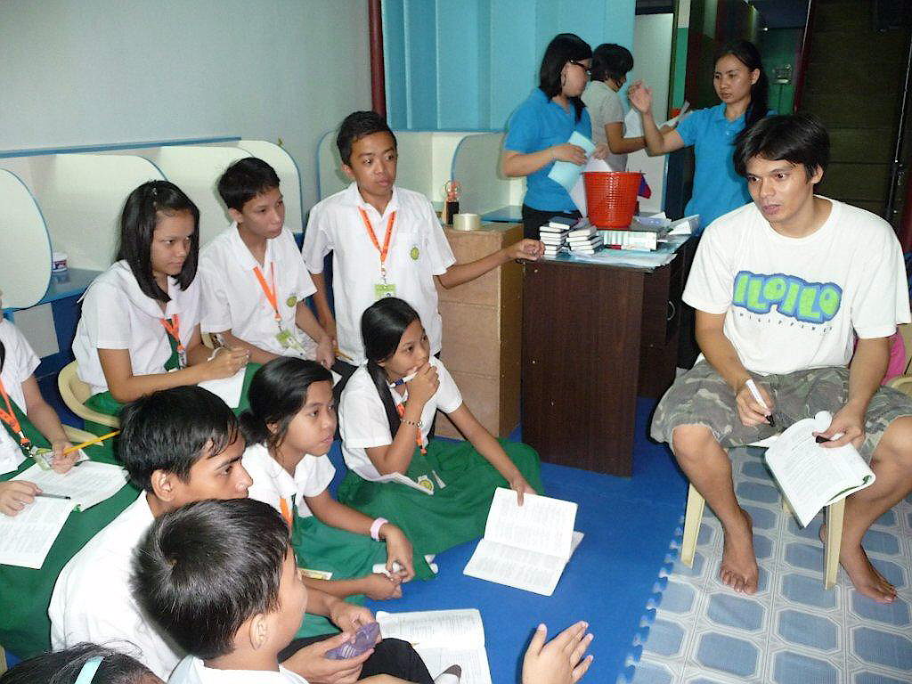 Gilbert teaching at the centre